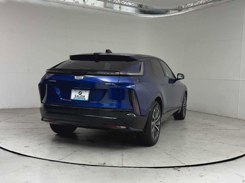 Used 2024 Cadillac Lyriq Sport w/ LPO, Floor Liner Package AWD/4WD image 9