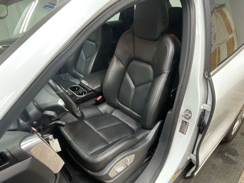 Used 2014 Porsche Cayenne AWD/4WD image 18