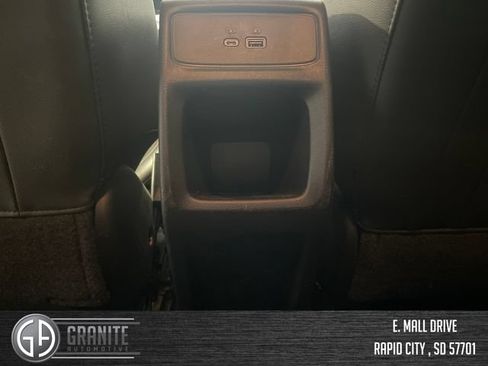Used 2025 Chevrolet Trax LT FWD image 32