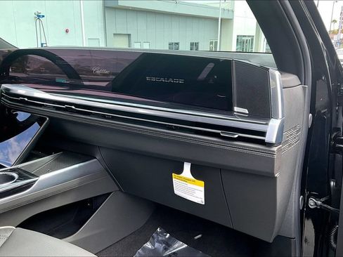 New 2026 Cadillac Escalade Sport AWD/4WD image 33