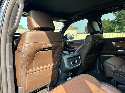 Used 2025 Ford Expedition King Ranch AWD/4WD image 24