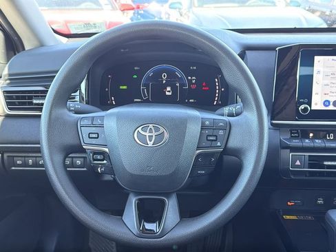 Used 2025 Toyota Camry LE FWD image 19