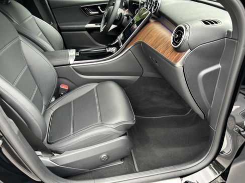 Certified 2026 Mercedes-Benz GLC 300 4MATIC image 47