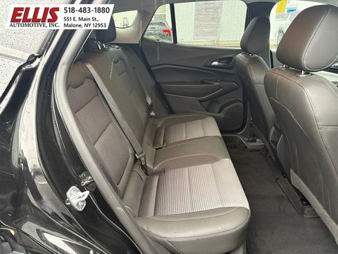 Used 2024 Chevrolet Trax LT image 23
