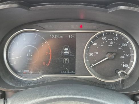 Used 2024 Nissan Versa SR FWD image 30