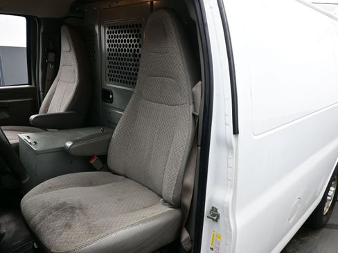 Used 2019 Chevrolet Express 3500 w/ Driver Convenience Package image 9
