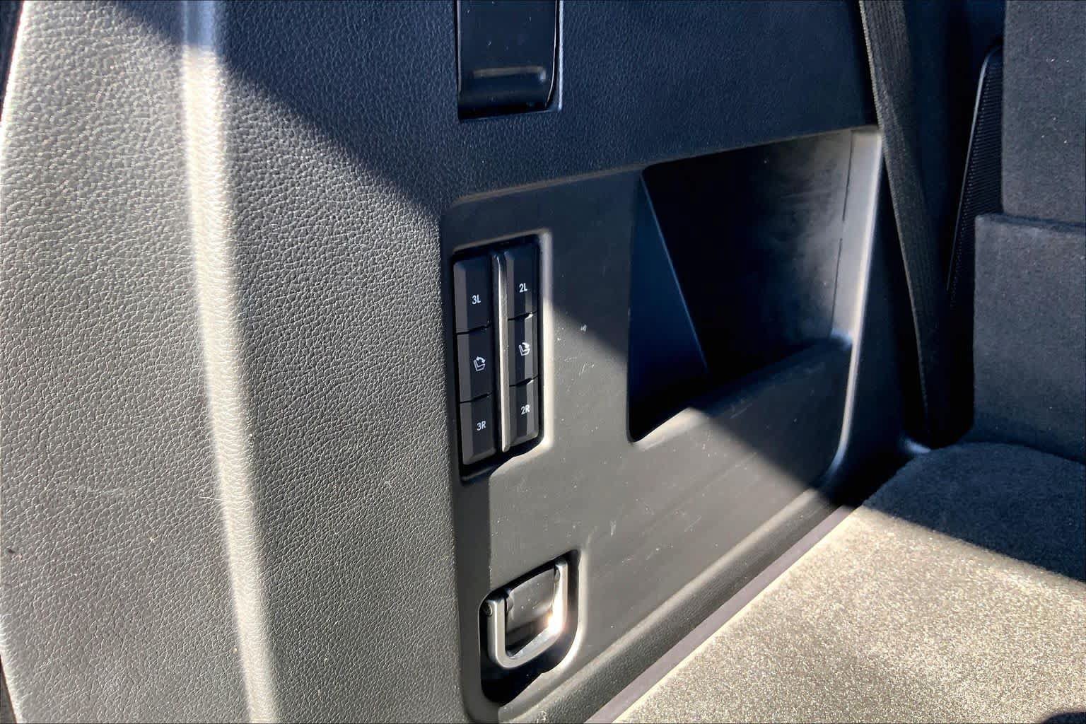 Used 2019 Lincoln Navigator Reserve w/ Cargo Package AWD/4WD image 35