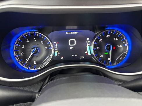 New 2026 Chrysler Pacifica Select image 13