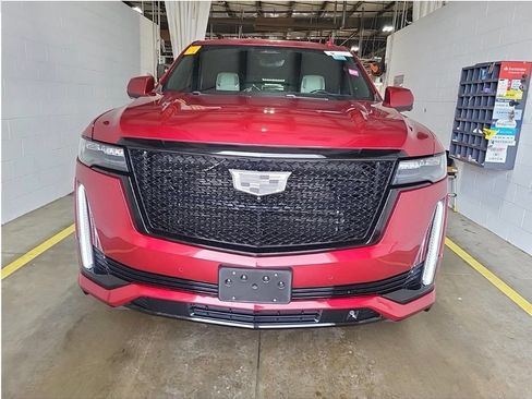 Used 2021 Cadillac Escalade Sport w/ Driver Assist Tech Package AWD/4WD image 2