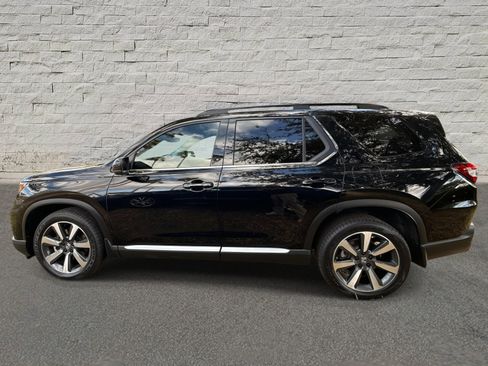 Used 2024 Honda Pilot Touring image 8