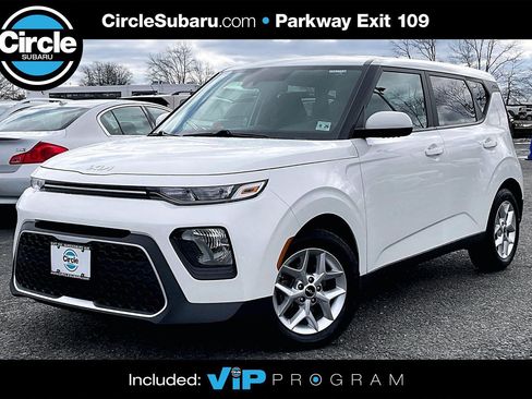 Used 2022 Kia Soul LX w/ Technology Package image 1