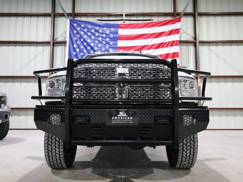 Used 2015 RAM 2500 Laramie w/ Convenience Group AWD/4WD image 2