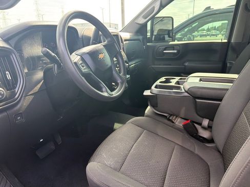 Used 2022 Chevrolet Silverado 2500 Custom w/ Custom Convenience Package AWD/4WD image 8