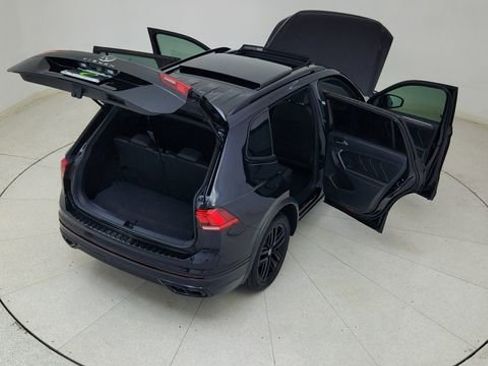 Used 2022 Volkswagen Tiguan SE R-Line image 88