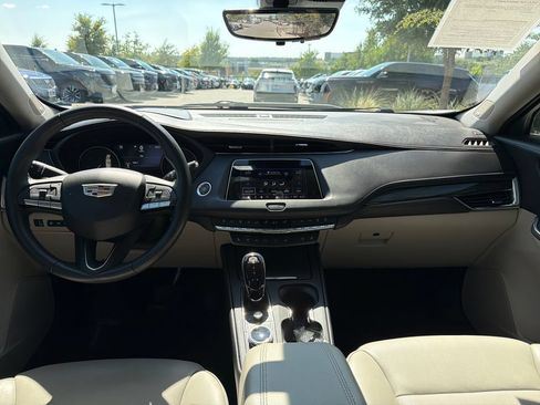 Used 2023 Cadillac XT4 Premium Luxury w/ Technology Package AWD/4WD image 30