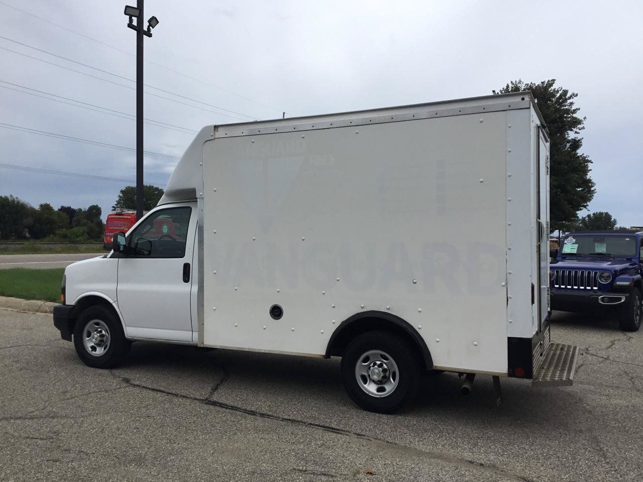 Used 2020 Chevrolet Express 3500 w/ Power Convenience Package RWD image 7