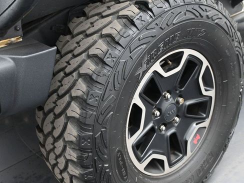 Used 2017 Jeep Wrangler Unlimited Rubicon AWD/4WD image 14