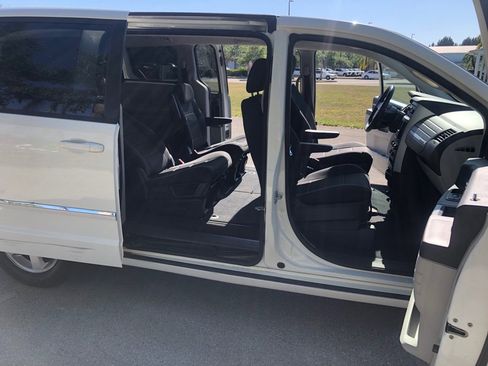 Used 2008 Dodge Grand Caravan SXT image 13