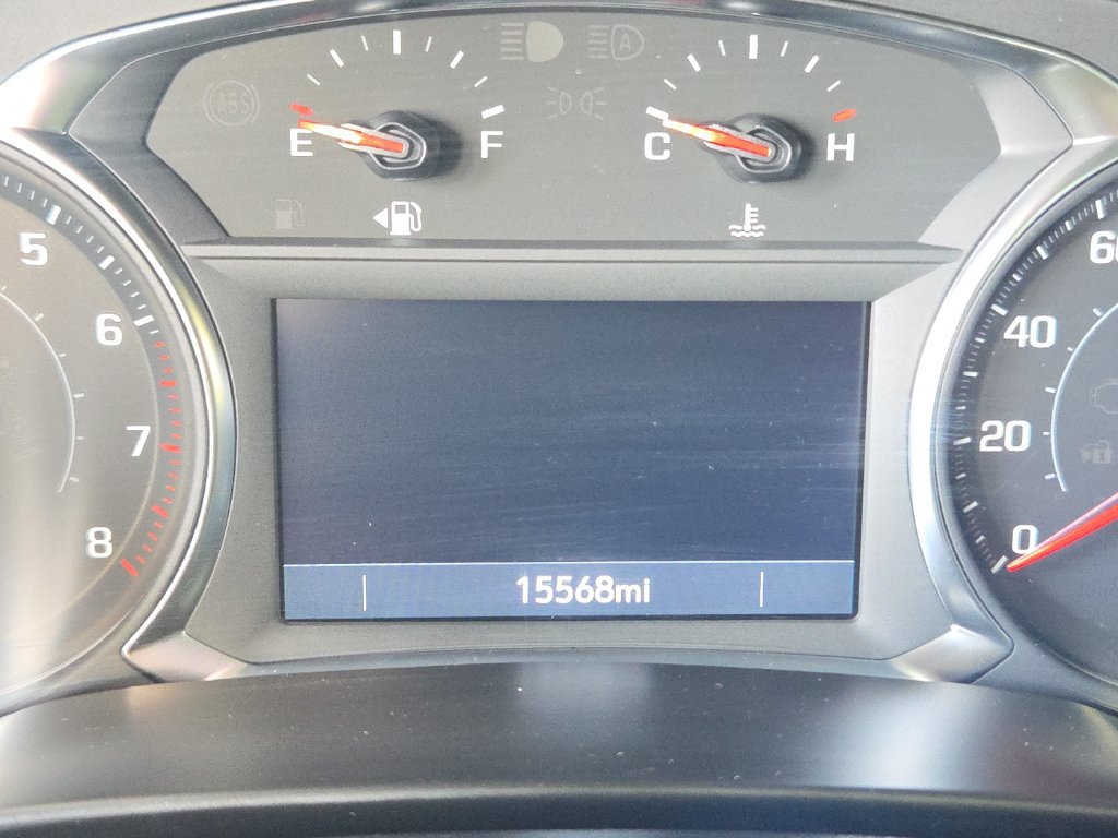 Used 2025 Chevrolet Blazer LT FWD image 2