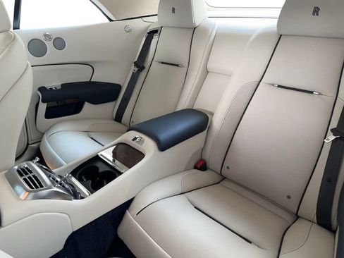 Used 2020 Rolls-Royce Dawn RWD image 12