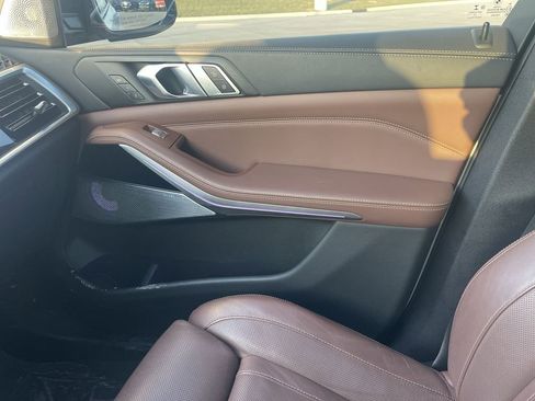 Used 2023 BMW X7 M60i image 32