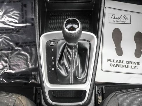 Certified 2023 Hyundai Venue SE image 23