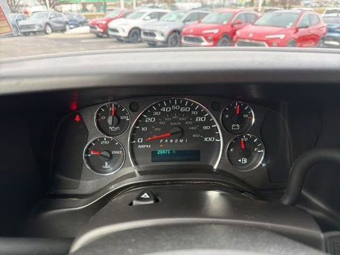 Used 2024 Chevrolet Express 2500 w/ Driver Convenience Package image 30