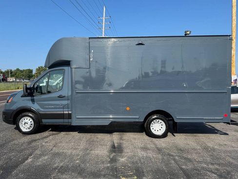 Used 2022 Ford Transit 350 DRW RWD image 1