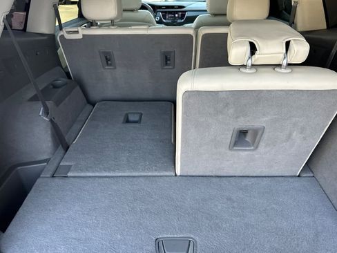 Used 2021 Cadillac XT6 Premium Luxury image 16