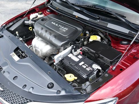 Used 2015 Chrysler 200 Limited FWD image 22