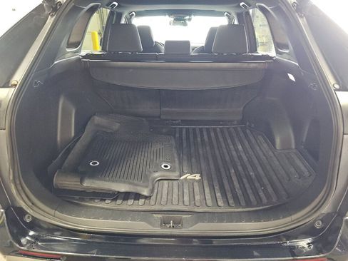 Used 2022 Toyota RAV4 SE w/ Convenience Package AWD/4WD image 17