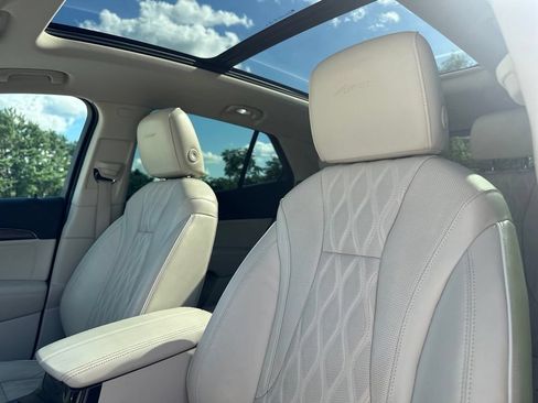 Used 2021 Buick Envision Avenir w/ Technology Package II AWD/4WD image 18