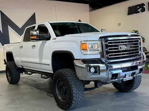 Used 2016 GMC Sierra 2500 SLT w/ Duramax Plus Package AWD/4WD image 2