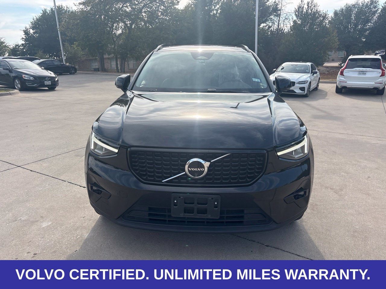 Used 2024 Volvo XC40 B5 Plus w/ Climate Package AWD/4WD image 3