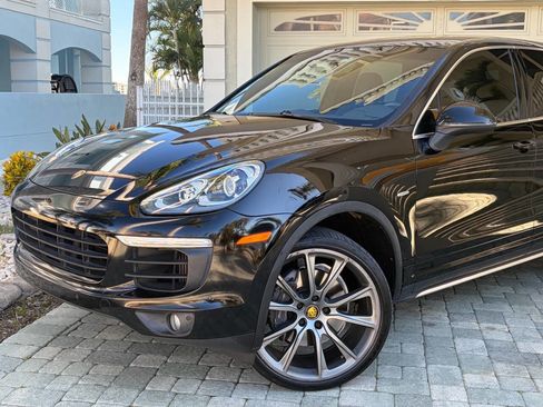 Used 2015 Porsche Cayenne Diesel image 2
