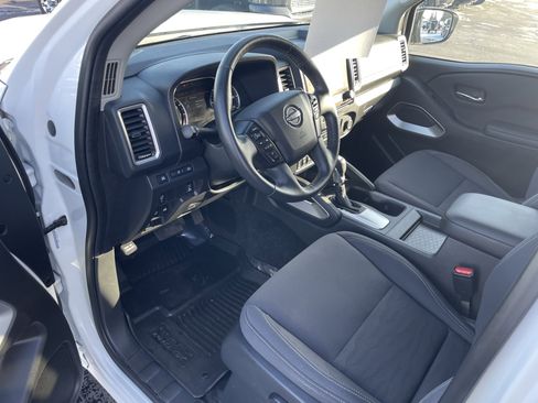Used 2023 Nissan Frontier SV w/ Technology Package image 13