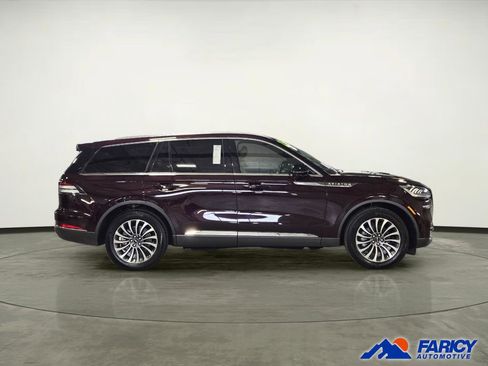 Used 2024 Lincoln Aviator Reserve w/ Elements Package Plus AWD/4WD image 6