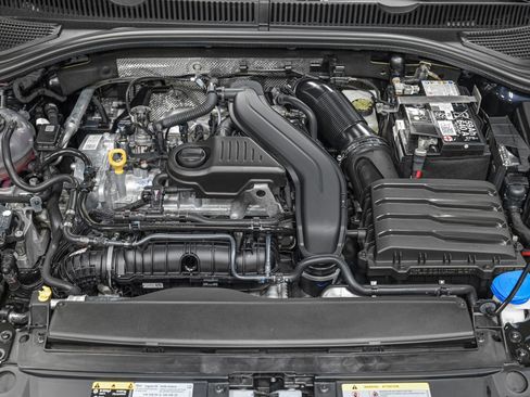 Used 2025 Volkswagen Jetta Sport image 11