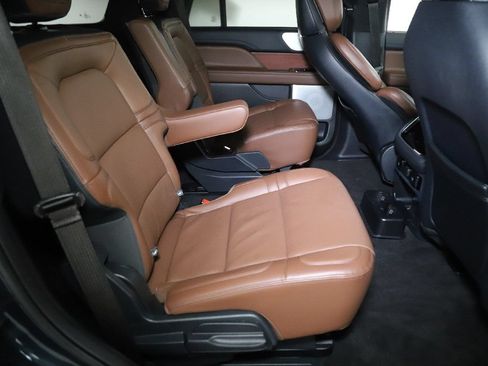 Used 2024 Lincoln Navigator Reserve AWD/4WD image 32