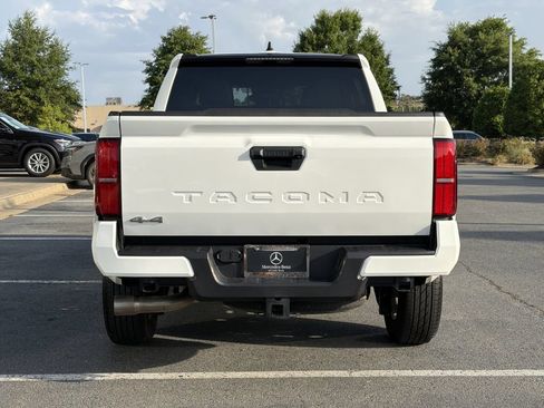 Used 2025 Toyota Tacoma SR5 AWD/4WD image 4