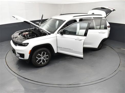 Used 2025 Jeep Grand Cherokee L Limited w/ Trailer Tow Package image 27