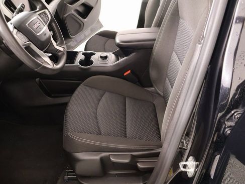 Used 2023 GMC Terrain SLE w/ Elevation Edition image 10