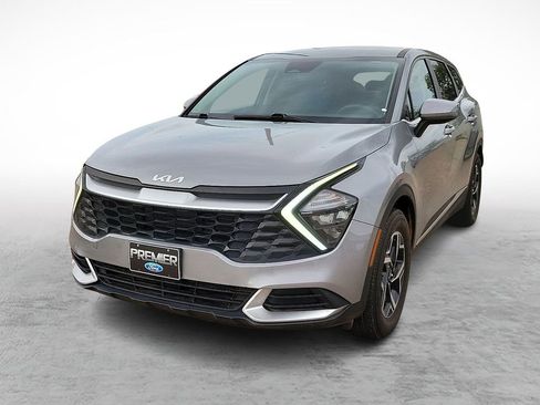 Used 2023 Kia Sportage LX image 4