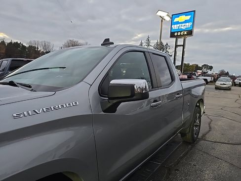 Used 2023 Chevrolet Silverado 1500 LT image 28