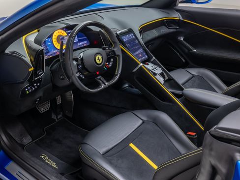 Used 2026 Ferrari Roma Spider RWD image 40