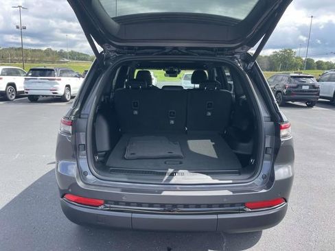 New 2025 Jeep Grand Cherokee Altitude RWD image 10