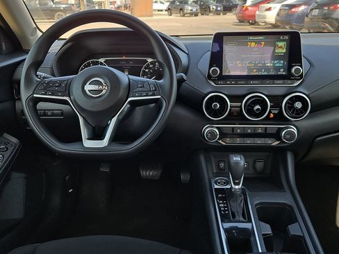Used 2024 Nissan Sentra SV FWD image 17