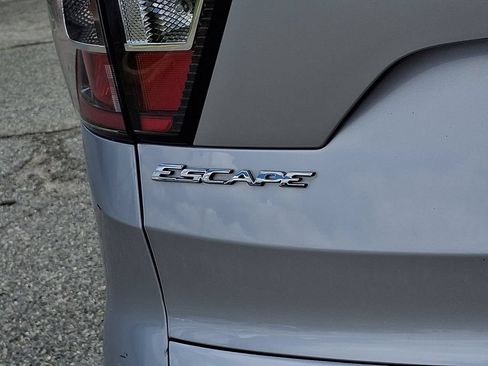Used 2017 Ford Escape S FWD image 28