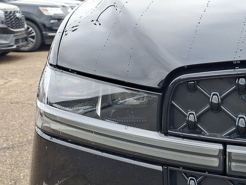 Used 2025 Lincoln Navigator Reserve w/ Jet Appearance Package image 9