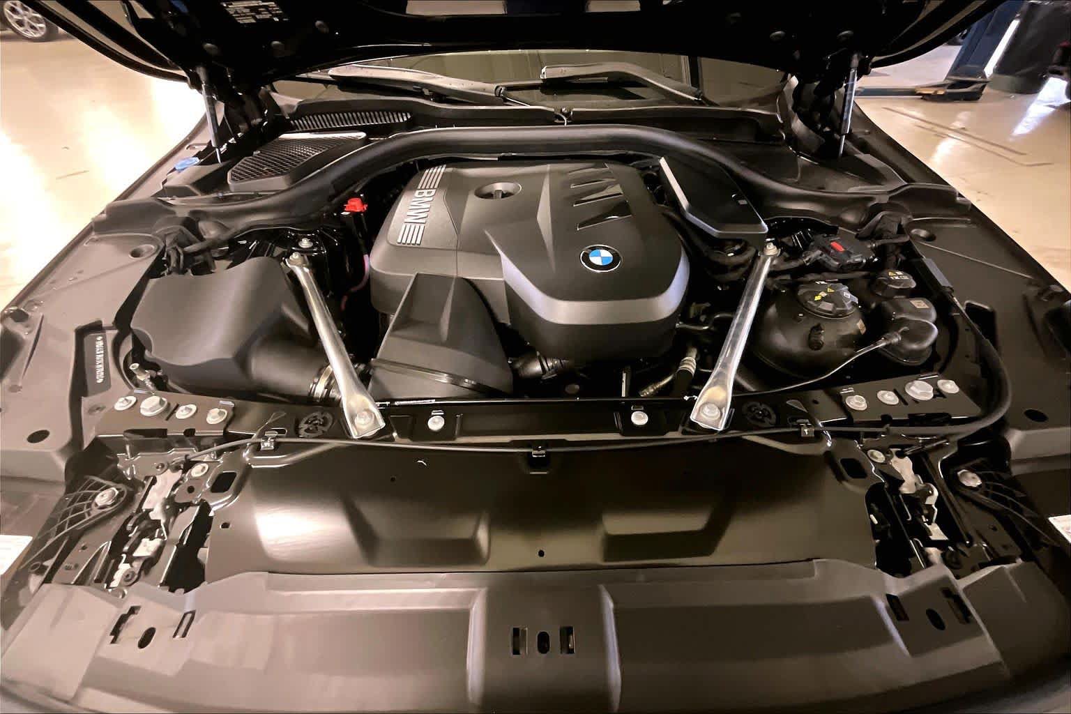 Used 2026 BMW 530i w/ M Sport Package RWD image 16